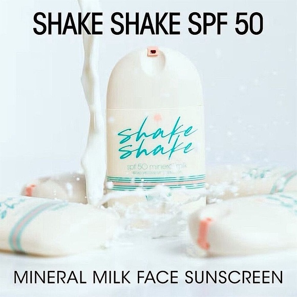 New Vacation Shake Shake SPF 50 Mineral Milk Sunscreen - Picture 2 of 7